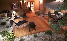 Exclusive City Center Apartment With Garden